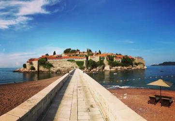 香港大學(xué)畢業(yè)證書用于在黑山辦理工作簽證怎么做海牙認(rèn)證？