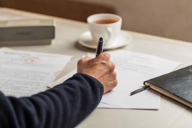 雙方都是內(nèi)地人在香港登記結(jié)婚去不了香港要怎么辦理香港結(jié)婚證公證？