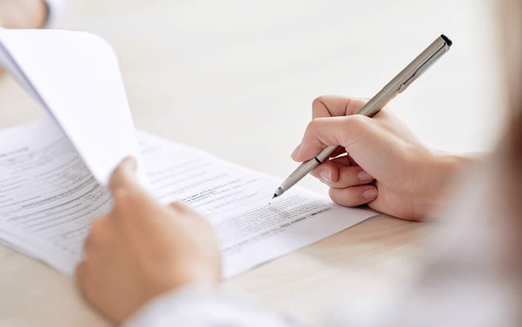 持香港探親簽的內(nèi)地人士在香港如何做授權(quán)委托書(shū)公證用于內(nèi)地辦理房產(chǎn)抵押之用