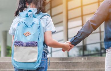 小孩是在美國出生現(xiàn)要在中國大陸上學(xué)怎么辦理美國出生紙公證認(rèn)證？