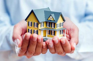 香港人要接受父母贈與的大陸房產(chǎn)但人不方便回內(nèi)地要怎么辦理公證？