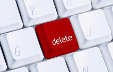 要注銷(xiāo)內(nèi)地戶(hù)籍但由于工作關(guān)系請(qǐng)不了假如何在香港做授權(quán)委托書(shū)公證？