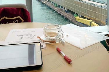 香港公司要收購(gòu)股權(quán)入股一家北京公司怎么辦理香港公司董事決議證明公證呢？