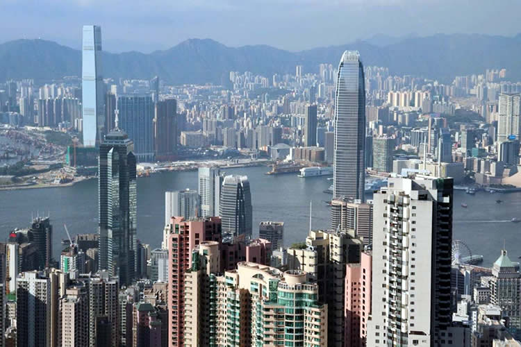 內(nèi)地人注銷戶籍移民香港后又改了名字要如何辦理公證都是同一個(gè)人呢？