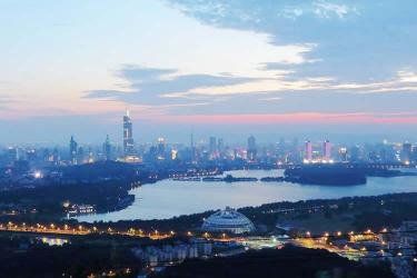 香港公司是廣州一家公司的股東，現(xiàn)香港公司要出售股權(quán)怎么辦理公證手續(xù)呢？