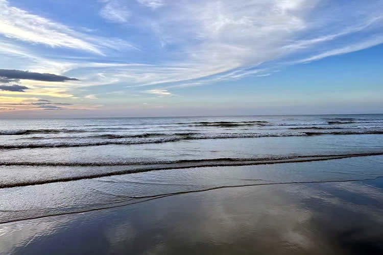 香港人和內(nèi)地人婚后在香港所生子女現(xiàn)要在深圳上學(xué)怎么辦理香港出生紙公證？