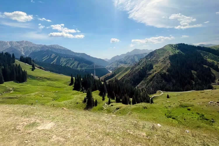 香港無犯罪記錄證明原件可以和西班牙語翻譯件一起辦理海牙認(rèn)證嗎？