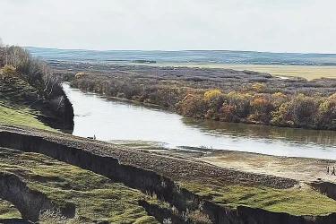 香港身份證與內(nèi)地出生證明的名字不一致要如何辦理中英文出生公證書用于申請(qǐng)外國永居？